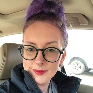 Meet your Posher, Crystal